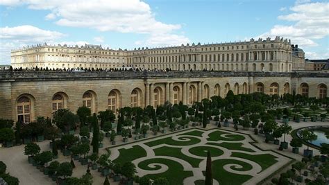 Versailles Slot